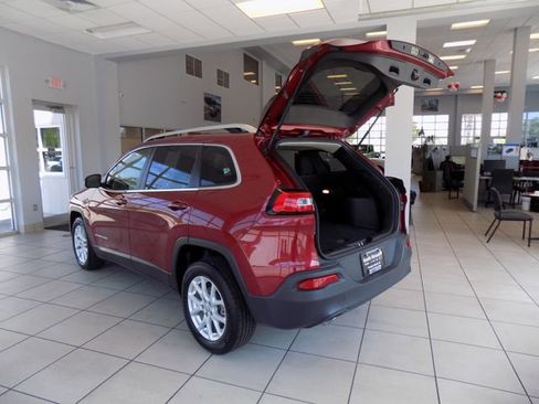 Certified 2017 Jeep Cherokee Latitude image 8