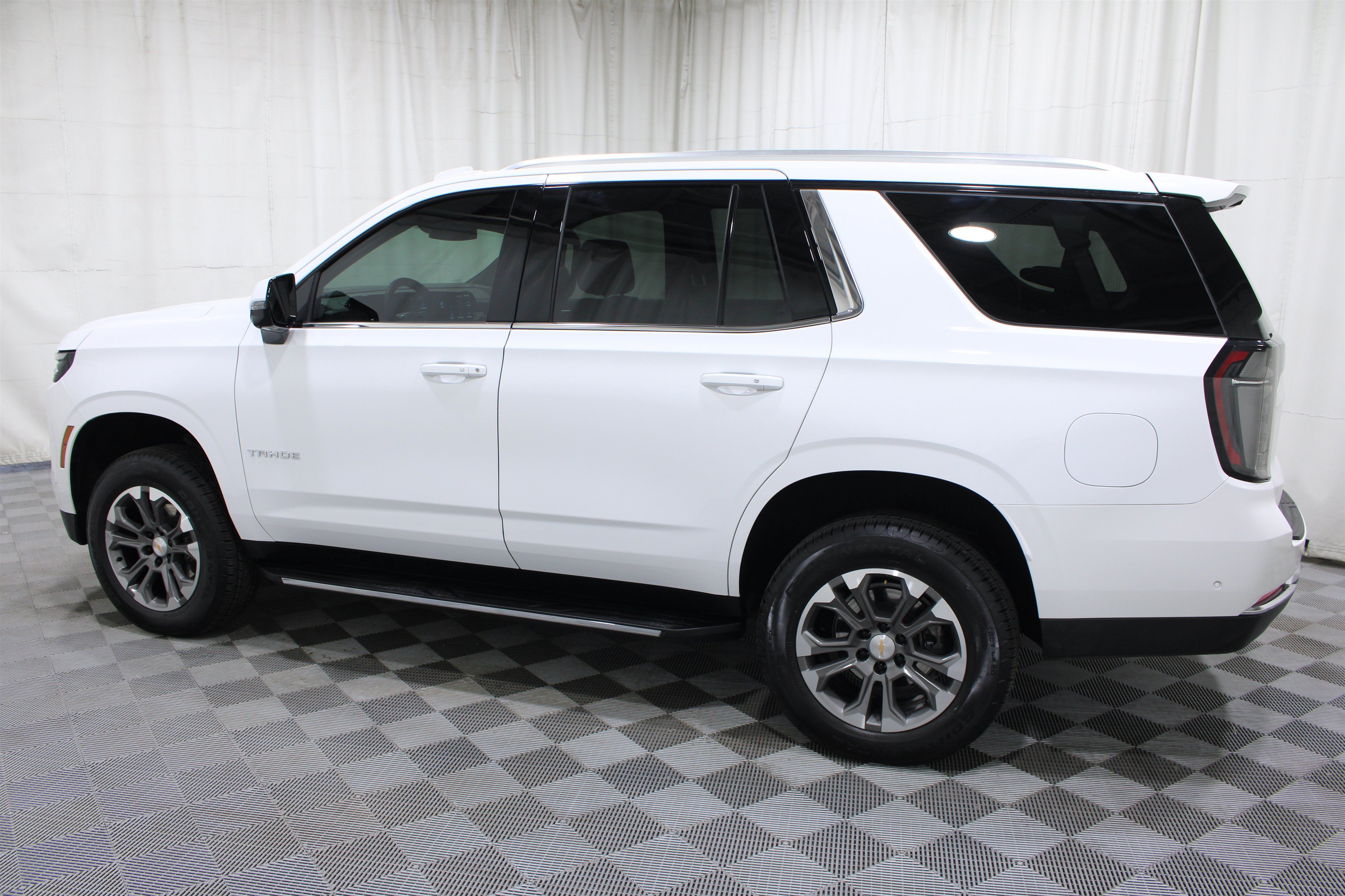 Used 2025 Chevrolet Tahoe LT w/ Comfort Package AWD/4WD image 36