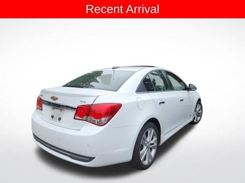 Used 2016 Chevrolet Cruze LTZ w/ Sun, Sound and Sport Package FWD image 2