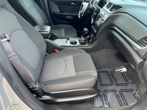 Used 2015 Chevrolet Traverse LT image 27