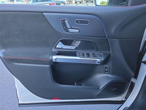 Certified 2025 Mercedes-Benz GLB 250 GLB 250 image 19