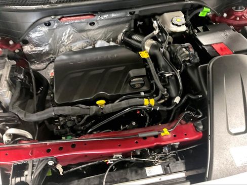 Used 2025 Chevrolet Trax LT w/ LT Convenience Package image 33