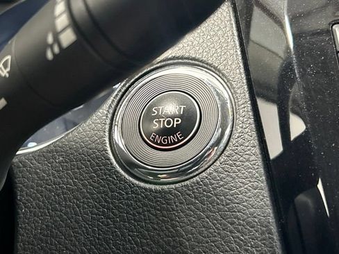 Used 2020 Nissan Rogue SV AWD/4WD image 29