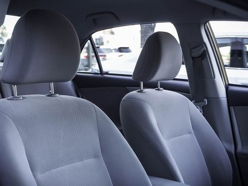 Used 2013 Toyota Corolla LE image 23