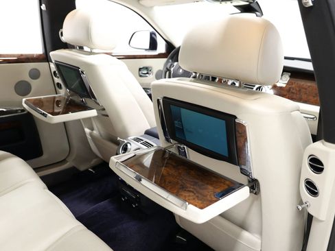 Used 2015 Rolls-Royce Ghost RWD image 99