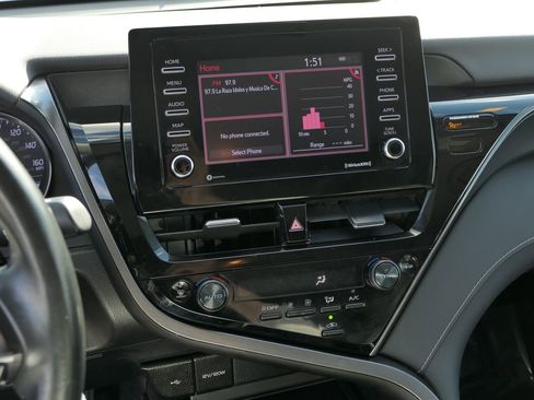 Used 2023 Toyota Camry SE image 19