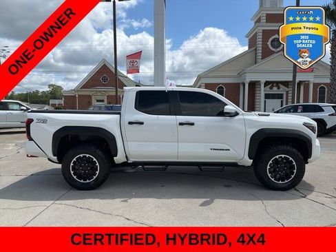 Certified 2025 Toyota Tacoma TRD Off-Road AWD/4WD image 4