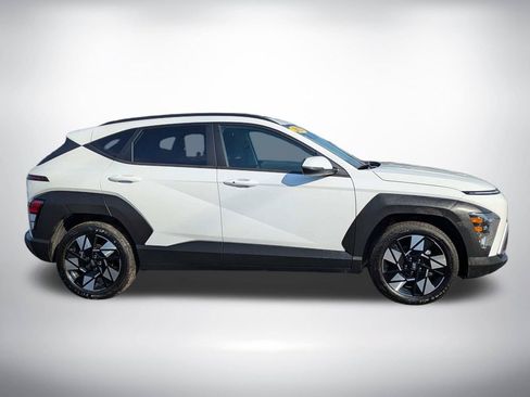 Used 2025 Hyundai Kona SEL FWD image 3