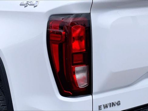 Used 2025 GMC Sierra 1500 Elevation w/ Elevation Premium Package AWD/4WD image 29
