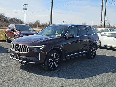 Used 2025 Volvo XC90 T8 Core image 15