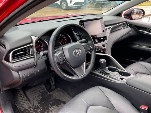 Used 2021 Toyota Camry XSE image 18