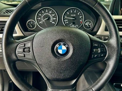 Used 2017 BMW 320i Sedan image 12