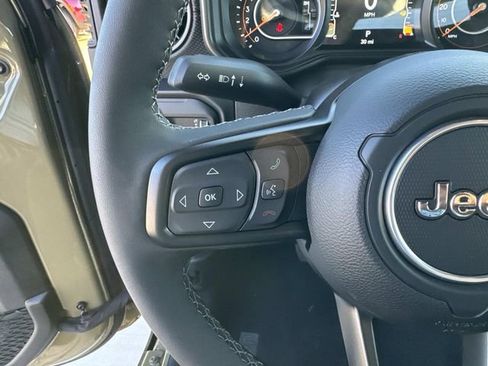 New 2025 Jeep Gladiator Rubicon image 15