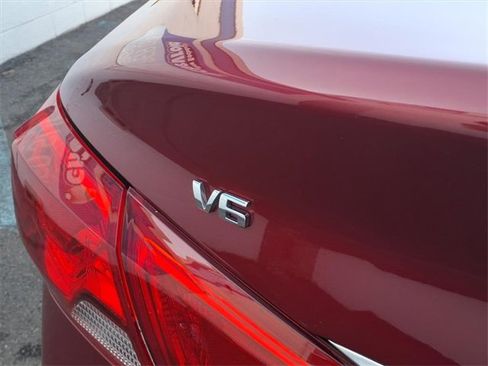 Used 2018 Chevrolet Impala Premier w/ Premier Confidence Package image 16