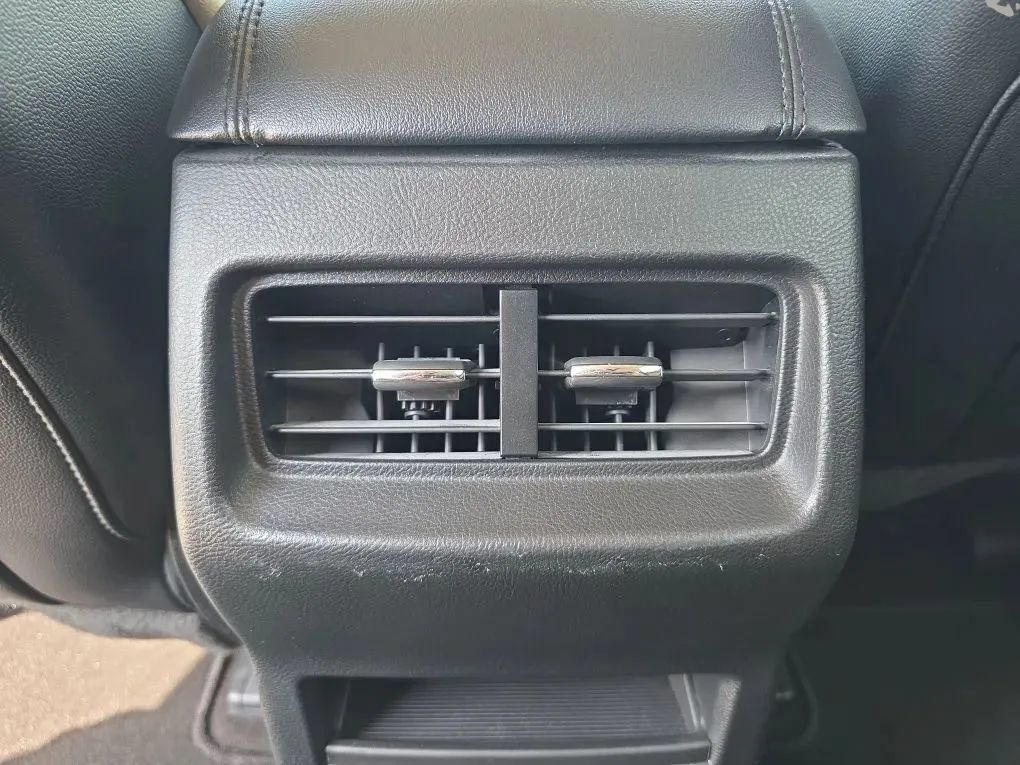 Used 2019 Ford Edge SEL w/ Equipment Group 201A FWD image 44
