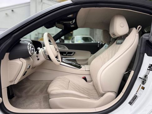 Used 2022 Mercedes-Benz SL 55 AMG 4MATIC w/ AMG Exterior Chrome Package image 21