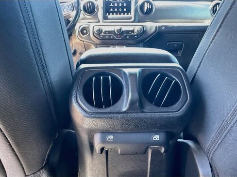 Used 2019 Jeep Wrangler Unlimited Sport S AWD/4WD image 21