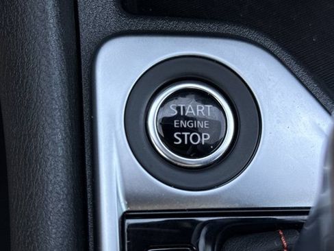 Used 2025 Nissan Sentra SR FWD image 21