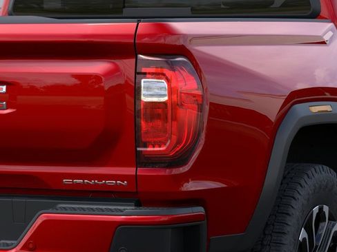 New 2026 GMC Canyon Denali AWD/4WD image 11