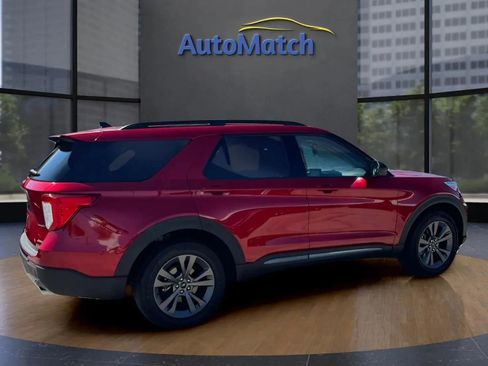 Used 2024 Ford Explorer XLT w/ Equipment Group 202A AWD/4WD image 12