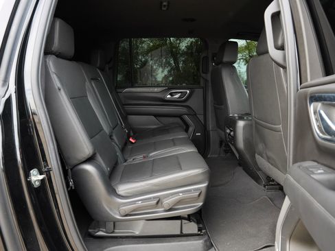 Used 2023 Chevrolet Suburban LT AWD/4WD image 24