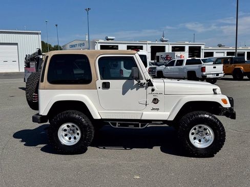 Used 2000 Jeep Wrangler Sahara AWD/4WD image 3