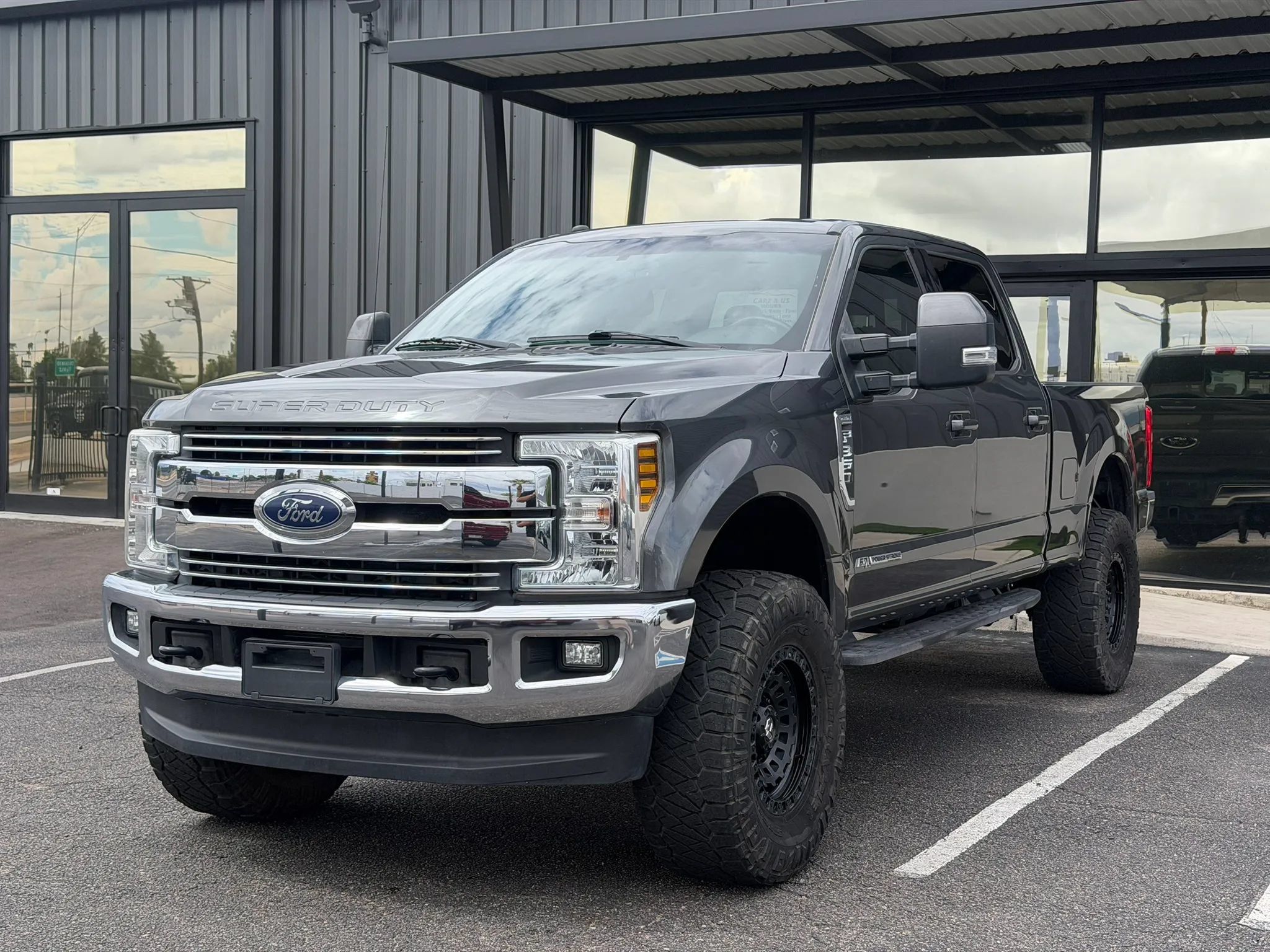 Used 2018 Ford F350 Lariat AWD/4WD image 2