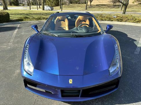 Used 2017 Ferrari 488 Spider image 2