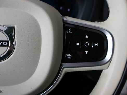 Used 2023 Volvo XC60 B5 Plus w/ Climate Package image 10