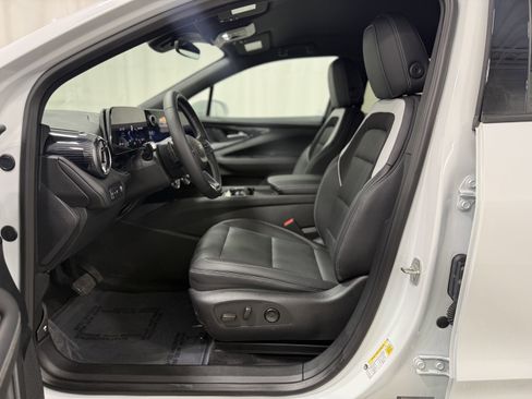 Used 2024 Chevrolet Blazer EV LT image 15