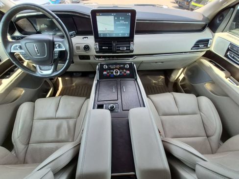 Used 2018 Lincoln Navigator Reserve w/ Technology Package AWD/4WD image 15