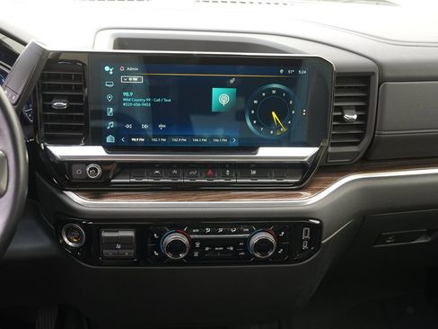 Used 2022 Chevrolet Silverado 1500 RST AWD/4WD image 22