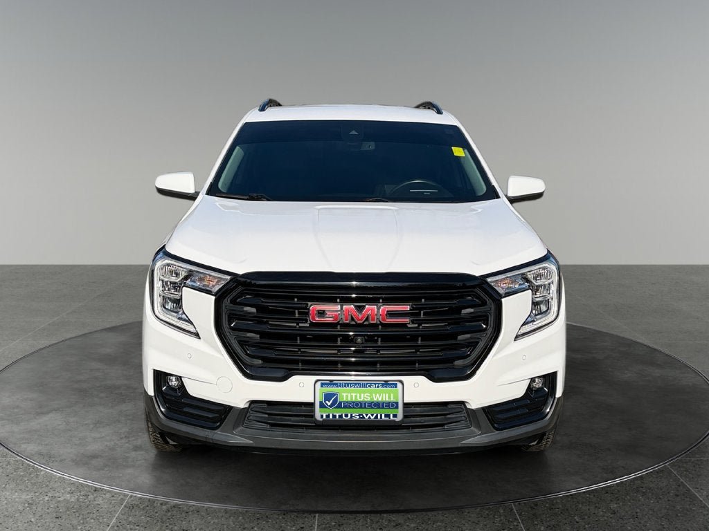 Used 2022 GMC Terrain SLT w/ Tech Package AWD/4WD image 2