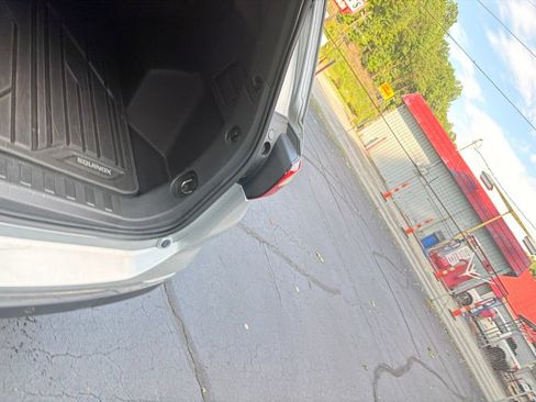 Used 2019 Chevrolet Equinox LT FWD image 12