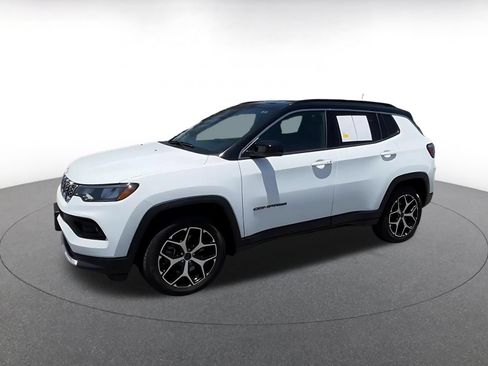 Used 2025 Jeep Compass Limited AWD/4WD image 9