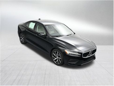 Used 2019 Volvo S60 T5 Momentum w/ Premium Package FWD image 21