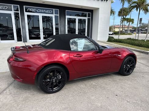 Certified 2022 MAZDA MX-5 Miata Club w/ Weather Package image 5