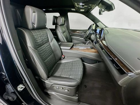 Used 2022 Cadillac Escalade ESV Sport Platinum AWD/4WD image 31