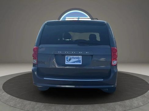 Used 2017 Dodge Grand Caravan SXT FWD image 9