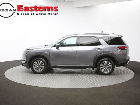 Used 2023 Nissan Pathfinder SL AWD/4WD image 59