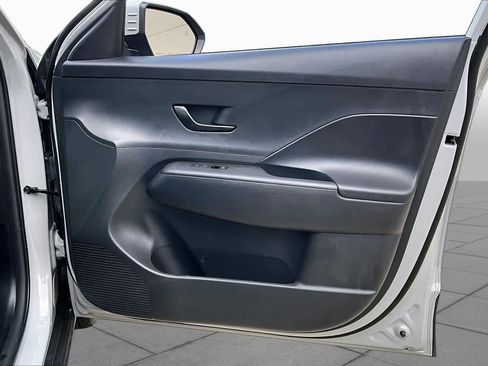 Used 2025 Hyundai Kona SEL FWD image 21