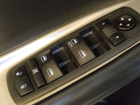 Used 2020 Dodge Journey SE w/ SE Popular Equipment Group image 27