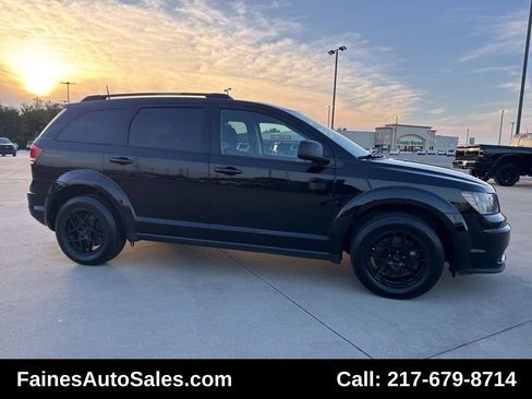 Used 2019 Dodge Journey SE image 24
