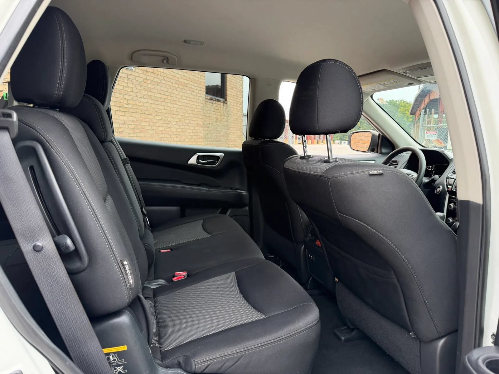 Used 2020 Nissan Pathfinder S FWD image 23