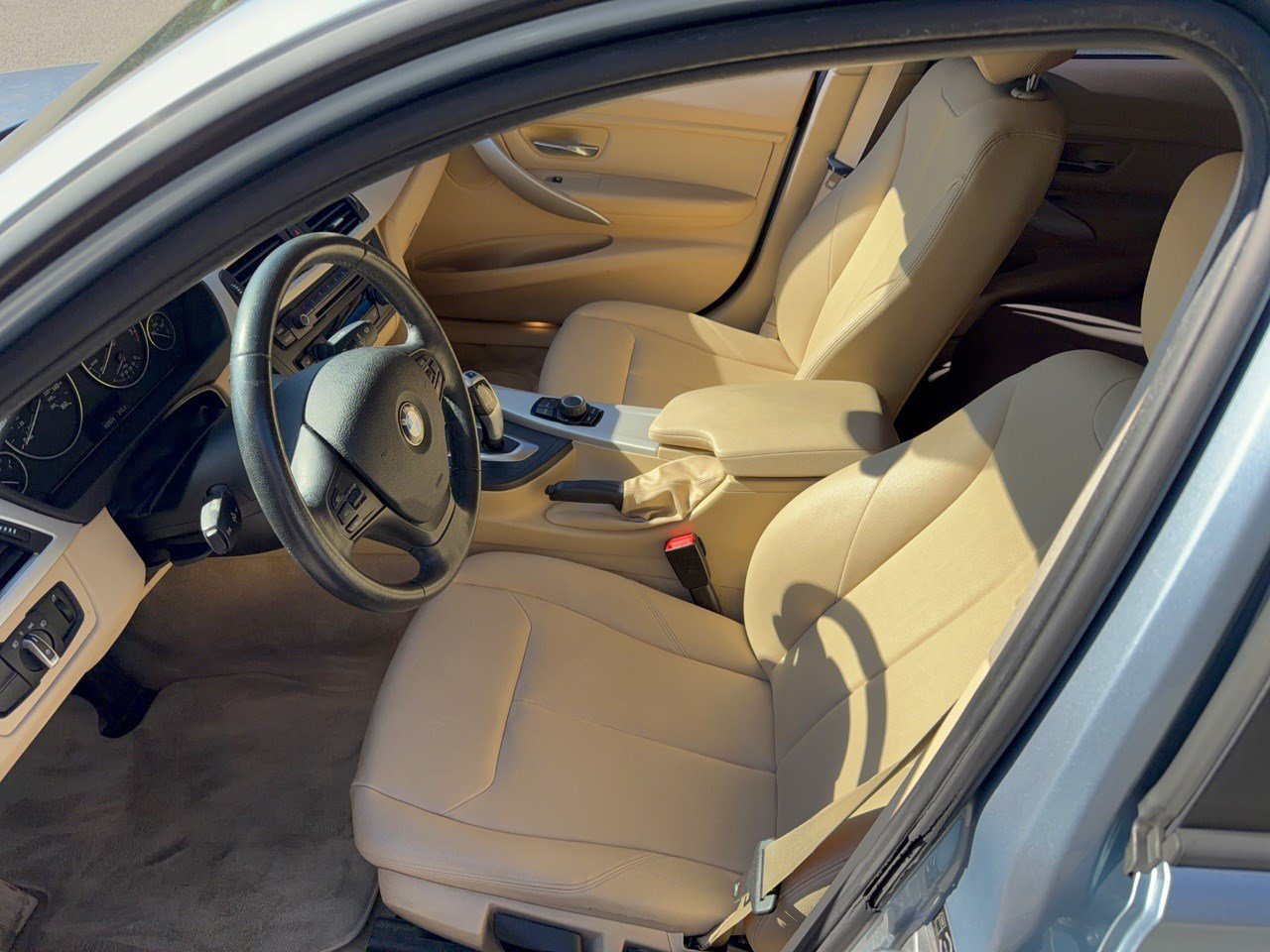 Used 2014 BMW 320i Sedan RWD image 5