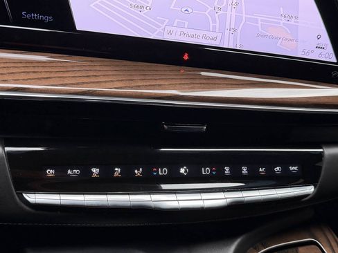 Used 2023 Cadillac Escalade ESV Sport Platinum w/ LPO, ONYX Package AWD/4WD image 34