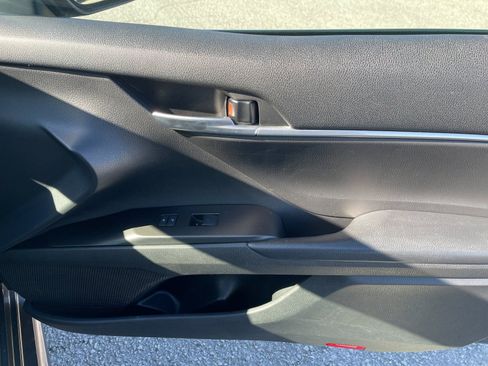 Used 2023 Toyota Camry SE image 18