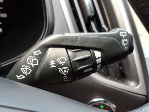 Used 2020 Ford Edge SE FWD image 25
