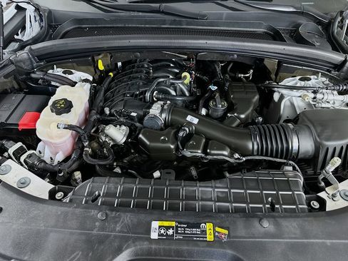 Used 2023 Jeep Grand Cherokee L Laredo AWD/4WD image 43