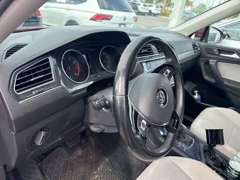 Used 2019 Volkswagen Tiguan SE image 16